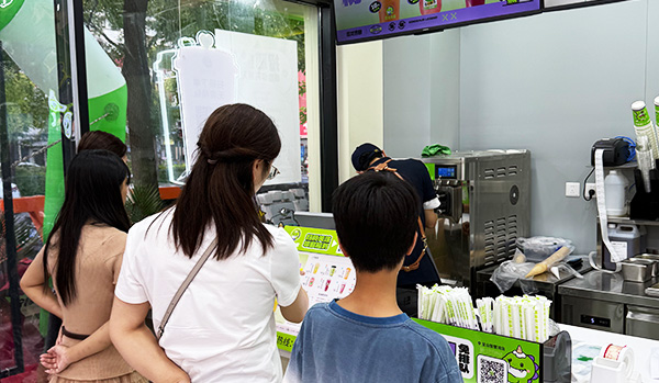奶茶店加盟：2024年想开家奶茶店，恐龙传奇怎么加盟？