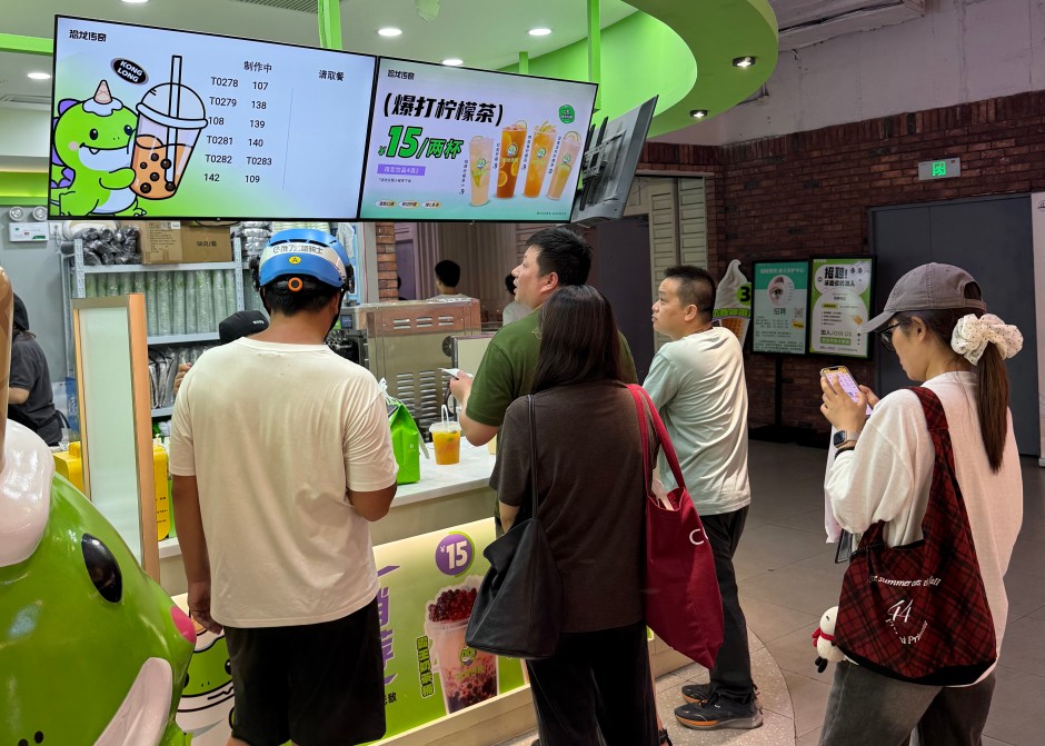 开奶茶店到底是加盟还是自营?